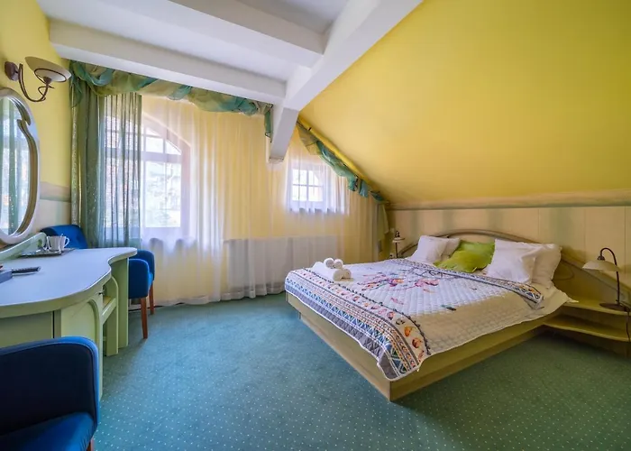 Patria Nocleg ze śniadaniem 4*